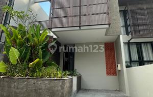 Villa Modern Tropis Canggu 5 Menit Menuju Pantai