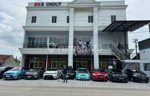 Gedung Tiga Lantai Cocok untuk Usaha. Brebes Jawa Tengah