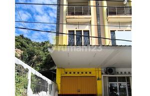 Shop House For Sale Quick Location highly strategic Teluk Betung area.