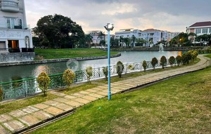 For Sale Ebony Cluster Luxury Plot Pik 1 Good Deal! 472.5m2 South Facing, Near Lake.