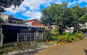 Ready to Occupy, House in Kebayoran Baru, 1 Floor, SHM, Flood-Free