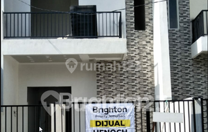 Brand new 2-story house in Gununganyar, Rungkut, Surabaya