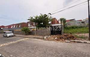 Shabby house, land calculation at Double Way Villa Kalijudan Indah