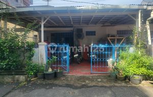 House on Sungai Raya Dalam Street, Pondok Agung Utama Complex, Southeast Pontianak.