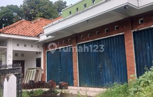 Urgent House with SHM and 5 Shophouses* by the Road Near Jl Magelang