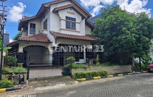 Spacious House in a Luxury Residential Complex in Panakkukang Mas