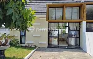 New Minimalist Modern House SHM Zero Road Provincial In Menganti Gresik