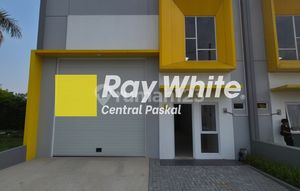 Gudang Modern Rasa Villa Tipe Malabar di Pergudangan Modern Parahyangan Eco Business Park