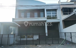 Ready-to-use office building in Central Semarang, includes staff lodging.