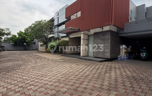Mini Building 2 Floors Suitable for Office and Clinic Strategic Location