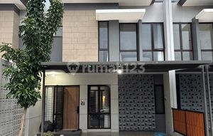 For Sale New House in Grand Wisata Cluster Cherry Ville, 2 Floors, Well-Maintained Condition, Move-In Ready, 4 Bedrooms, East-Facing, Eligible for Mortgage, Direct Access to Tambun Toll Road in Grand Wisata Bekasi.