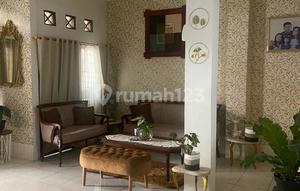 Comfortable 5-Bedroom House in Sector 5, Bintaro Jaya