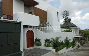 Villa Baru Lokasi Strategis Di Tumbakbayuh