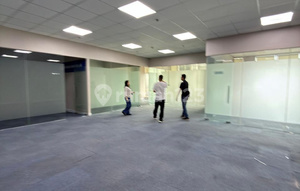 Semi-Furnished. Goldcoast Office Building 190 Sqm Ready for Use.