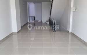 FOR RENT: 4-Storey Attached Shop House in Sedayu City
