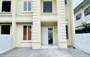 Ready-to-Occupy House in Tritura Street Complex with Certificate of Ownership