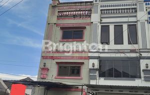 3-Story Shop House Behind Hidayatullah Street