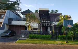 Rumah Minimalis Mewah di Boulevard Golf Araya Malang
