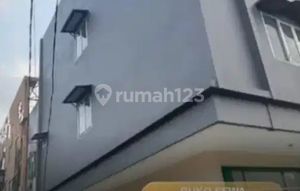 Newly Renovated'25 Ruko King's Square Driyorejo 209M2 Siap Pakai
