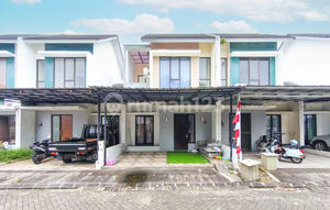 Ready-to-Occupy House 10 Minutes to Hermina Periuk Hospital Tangerang East Facing J-43830