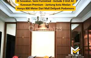 For Rent: Villa in Sari Mas Complex, Jl. Pitri Hijau, Semi-Furnished