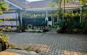 HOOK HOUSE SPACIOUS COMFORTABLE GREEN WELL-MAINTAINED READY TO OCCUPY IN BANJARSARI ANTAPANI BANDUNG