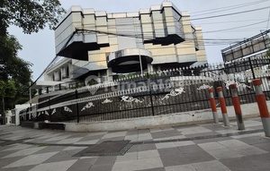 Commercial Building for Rent Central Surabaya 3 Floors Ready to Use Hook