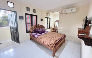 OMSET 1,6 M ROI 8-10% FULL TERISI KOST 61 KAMAR Hanya 600 m ke Jl. Raya Cempaka Putih Kost dengan Fasilitas Lengkap Setara Hotel dengan Luas Bangunan 2.000 m2, Parkiran Mobil Luas, Akses Jln 2 Mobil