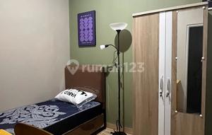 OMSET 756 JT/TAHUN + ROI 9-10%, Kost Baru BSD 32+1 Kamar KM Dalam Semua, Lingkungan Nyaman Komplek Griya Loka, Akses Strategis ke Pusat Bisnis Serpong, Bangunan Besar Siap Operasi Tanpa Tambah Modal.