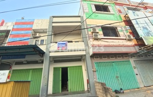 DI SEWAKAN RUKO 4 LT MURAH MERIAH LOKASI STRATEGIS PINGGIR JALAN UTAMA AREA BISNIS OEBOBO PUSAT KOTA KUPANG NTT