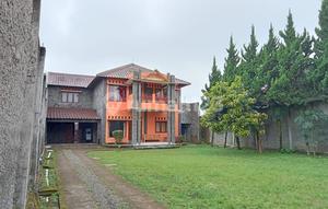 Rumah Villa di Lembang Siap Huni Halaman Luas