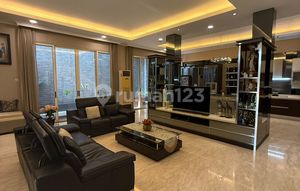 Dijual Rumah Mewah Crown Golf