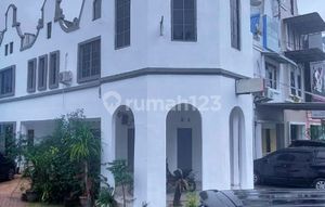 For Rent: 1-Story Shop House Hook in Strategic Location at Batam Center