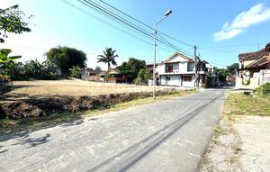 Edge of Wide Asphalt Road, Cheap Land in Sleman Jogja, Hook Position
