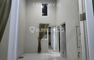 Ready-to-Occupy House in a Comfortable Environment in Tegal