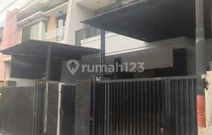 Ready-to-Occupy House For Sale/Rent SHM Gading Elok Kelapa Gading