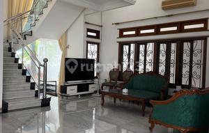 Rumah 2Lt di Komplek Mewah Bgv Cluster Tampak Siring Kelapa Gading Jakarta Utara