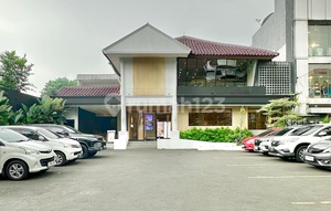 Bangunan Usaha Dua Lantai di Jalan Teramai di Tengah Kota Bogor dengan Parkiran Luas