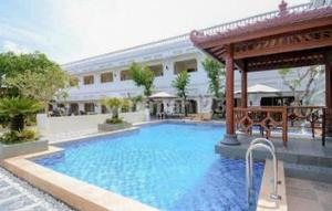 Pelangi Hotel Malang City East Java for Sale Cheap