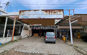 Spacious Shop House on Main Road, Truck Access & Suitable for Large Businesses.