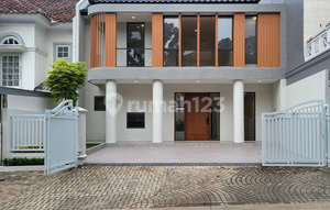 Rumah Mewah Modern di Legenda Wisata Cibubur