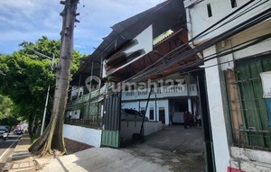 Affordable 4-Story Shophouse for Sale on Jl. Tb Simatupang, Kebagusan, South Jakarta.