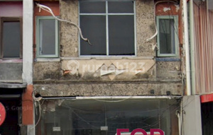 2.5-Story Shop House with Spacious Parking on Jl Raya Sesetan Mi/cn