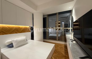 For Rent: Gold Coast 2-Bedroom Apartment
