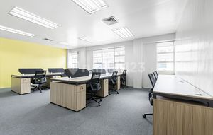 Dapatkan meja khusus di Regus Renon Landmark_Co-Working