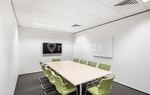 Ruang kantor pribadi sesuai kebutuhan unik bisnis Anda di Regus Pakuwon Centre_3 Workstations Office