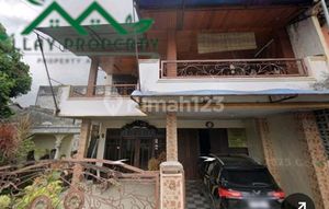 A 2-Story Well-Maintained House with the Closest Access to the Main Road, 270 Winangun, Samratulangi Street, Fully Furnished, Attractive Price.