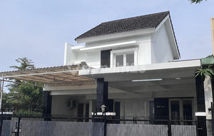 Rented Semi-Furnished Neat House, Metland Puri Near Green Lake