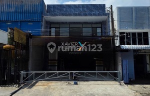 New 3-Storey Business Space on Letjen S Parman Road Axis, Malang