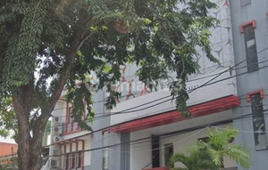 For Sale Fast, Zero Ruin Building on Ngagel Main Road, Ideal for Business/Office